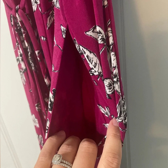NWOT Maggy London High Neck Floral Pattern Jumpsuit in size 4 - Picture 10 of 10